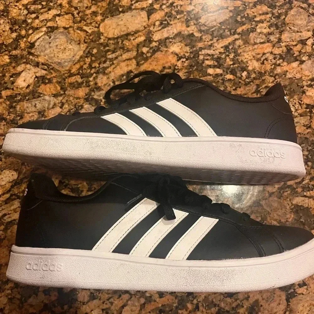 Blk Adidas Shoes - Picture 14 of 14